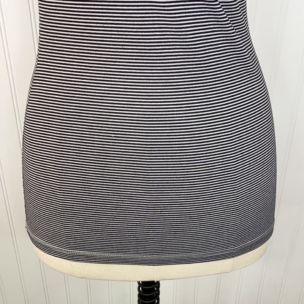 LULULEMON: Stripped Racerback Tank - Picture 5 of 7